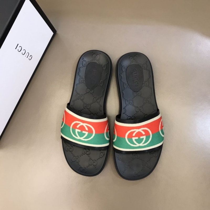 G*u*i slippers
